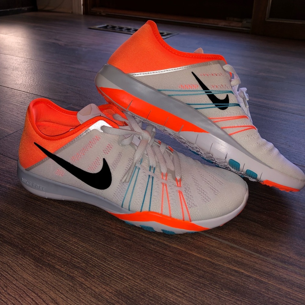 NWOT 🧡💙 Nike Free TR 6 ✨